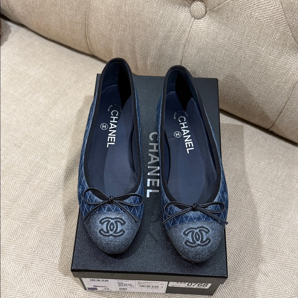 CHANEL Navy Blue Loafers with Bow Detail